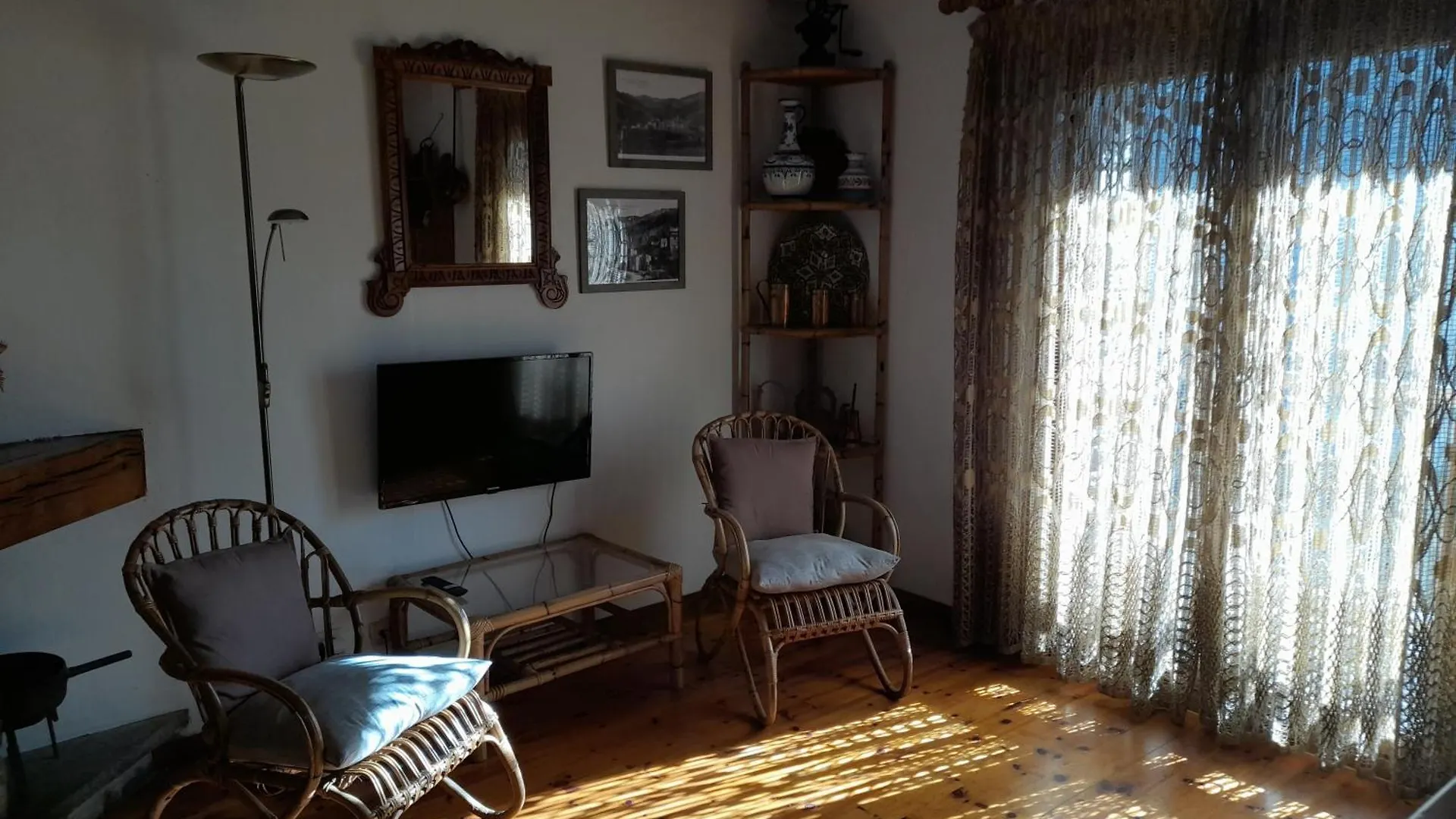 Cal Abel Apartment Gombren